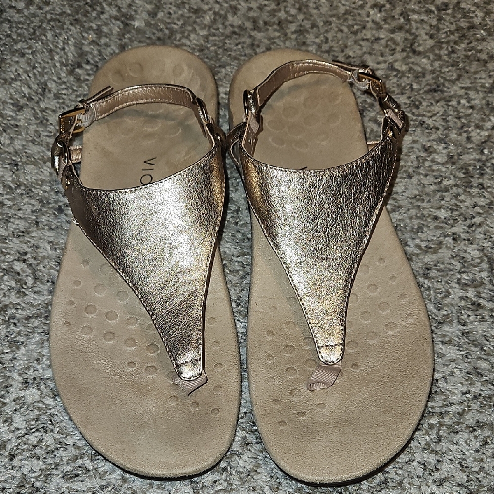 Vionic Women's Gold Kirra sandal size 10
